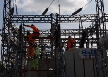 PLN UPT Purwokerto terus memperkuat keandalan infrastruktur ketenagalistrikan melalui pemeliharaan Trafo 2 di Gardu Induk (GI) 150 kV Kalibakal, Kabupaten Banyumas. (Dok. for Lingkarjateng.id)