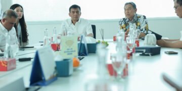 Genjot Logistik Industri, Gubernur Jateng Berencana Bangun Pelabuhan Darat di Batang dan Kendal 16 Gubernur Jawa Tengah, Ahmad Luthfi, saat studi komparatif ke Cikarang Dry Port, Kabupaten Bekasi, Sabtu, 15 Agustus 2026. (Humas Pemprov Jateng/Lingakrjateng.id)