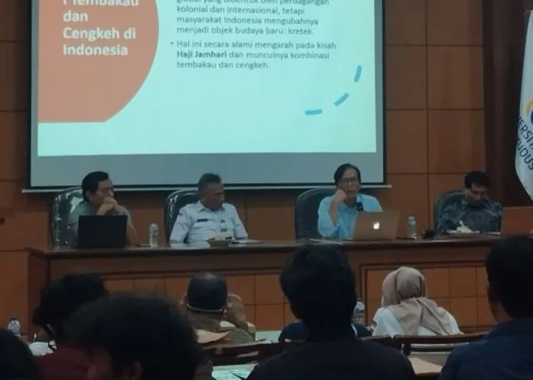 Seminar "Membaca Kembali Kretek Sebagai Bagian dari Sejarah dan Identitas Budaya Indonesia" di Universitas Muria Kudus, Kabupaten Kudus, Rabu, 26 Agustus 2026. (Antara/Lingkarjateng.id)