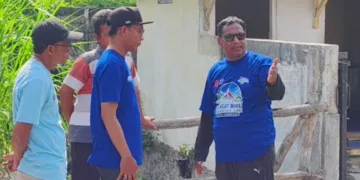 Bupati Rembang Harno saat meninjau kondisi Pasar Pamotan dan melihat langsung sejumlah bagian bangunan yang mulai mengalami kerusakan, Senin, 24 Agustus 2026. (Vicky Rio/Lingkarjateng.id)