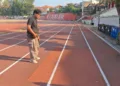 Kondisi lintasan atletik di Gor Tri Lomba Juang Kota Semarang yang masih dalam tahap renovasi. Foto : Lingkar Network/Syahril Muadz