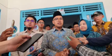 Bupati Batang M. Faiz Kurniawan disela-sela meninjau SPPG Bawang bersama perwakilan Badan Gizi Nasional (BGN) dan KPPG Semarang/BGN Jawa Tengah, Kamis 24 September 2026. Foto : Dok.pribadi/Lingkar