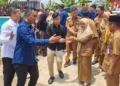 Wapres Gibran didampingi Gubernur Jateng Ahmad Lutfi dan Bupati Batang Faiz Kurnaiawan saat berkunjung ke SDN Pasusukan, bawang, Senin (28/9). Foto : Dok.Lingkarjateng
