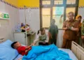 Gubernur Jawa Tengah Ahmad Luthfi menjenguk korban keracunan MBG di Kecamatan Bawang, Kabupaten Batang pada Senin, 28 September 2026. (Dok for Lingkarjateng.id)