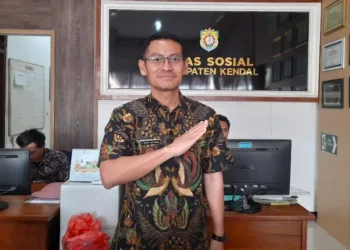 Kepala Dinas Sosial (Dinsos) Kabupaten Kendal, Albertus Hendri Setyawan. (Anik Kustiani/Lingkarjateng.id)