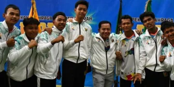 Plt Bupati Pekalongan Sukirman (keempat kanan) menghadiri pembukaan Pekan Olahraga Pelajar Daerah (POPDA) Jawa Tengah 2026 di GOR Jatidiri, Semarang, Selasa, 1 September 2026. (Dok Prokompim Pemkab Pekalongan/Lingkarjateng.id)