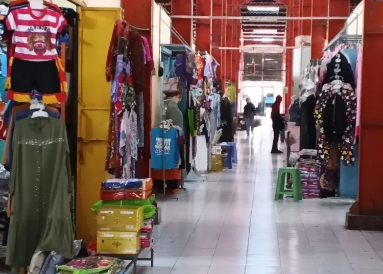 Sejumlah ruko di Pasar Sidomakmur Blora. (Eko Wicaksono/Lingkarjateng.id)
