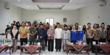 Bupati Kendal, Dyah Kartika Permanasari, saat menghadiri Pelantikan dan Rapat Kerja Pengurus Pusat Imaken Periode 2026-2028 di Ruang Rapat Abdi Praja Setda Kendal, Sabtu, 26 September 2026. (Anik Kustiani/Lingkarjateng.id)