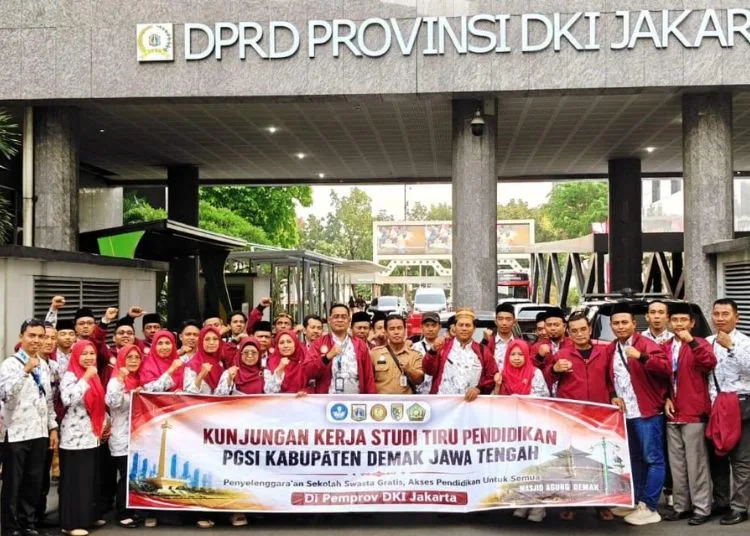 PGSI Demak saat studi banding ke DPRD DKI Jakarta. (Dok. Pribadi/Lingkarjateng.id)