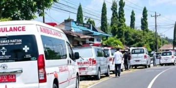 ILUSTRASI: Deretan mobil ambulans disiagakan di kawasan Kecamatan Gembong, Kabupaten Pati pada kasus keracunan massal pada Rabu, 9 September 2026. (dok for Lingkarjateng.id)