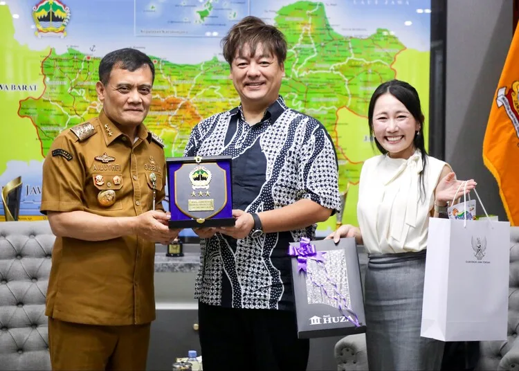 Gubernur Jawa Tengah, Ahmad Luthfi, saat menerima audiensi CEO 3EEE Inc Japan Norio Tanaka dan Head of the President’s Office Hideo Mori di Kota Semarang, Senin, 21 September 2026. (Humas Pemprov Jateng/Lingkarjateng.id)