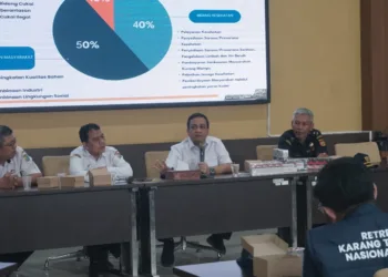 Wali Kota Pekalongan Achmad Afzan Arslan Djunaid dalam kegiatan sosialisasi Gempur Rokok Ilegal. Foto : Fahri Akbar/ Lingkar