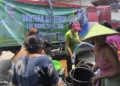 DROPPING : Bantuan air bersih dari Anggota DPR RI dari Dapil Jawa Tengah III, Eva Monalisa di Kabupaten Blora. Foto : Eko Wicaksono /Lingkar