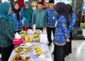 Bupati Demak Eisti’anah saat meninjau menu dalam lomba B2SA di Pendopo Demak, Kamis (17/9). Foto : Lingkar Network/Burhan