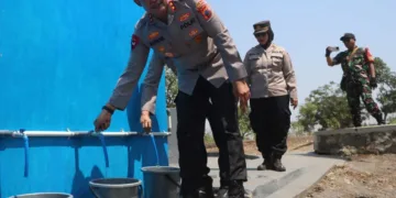 Kapolda Jateng bersama Kapolres Semarang dan jajaran, dan stakeholder meresmikan sumur bor di wilayah Dusun Punden, Desa Penawangan, Kecamatan Pringapus, Kabupaten Semarang. Foto : Dok.Polda Jateng for Lingkar