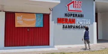 Gerai Koperasi Kelurahan Merah Putih Sampangan, Kota Semarang, tampak tidak ada aktivitas sejak penghentian operasional pada Kamis, 20 Agustus 2026 lalu. (Syahril Muadz/Lingkarjateng.id)