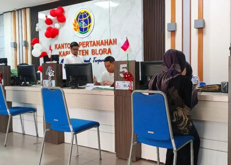 ILUSTRASI: Pelayanan di Kantor Pertanahan ATR/BPN Kabupaten Blora. (Eko Wicaksono/Lingkarjateng.id)