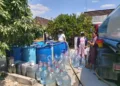 Forum Wartawan Pati (FWP) menyalurkan bantuan air bersih kepada warga Desa Tambahmulyo, Kecamatan Jakenan, dan Desa Soko, Kecamatan Gabus, Minggu, 6 September 2026. (Dok. Pribadi/Lingkarjateng.id)