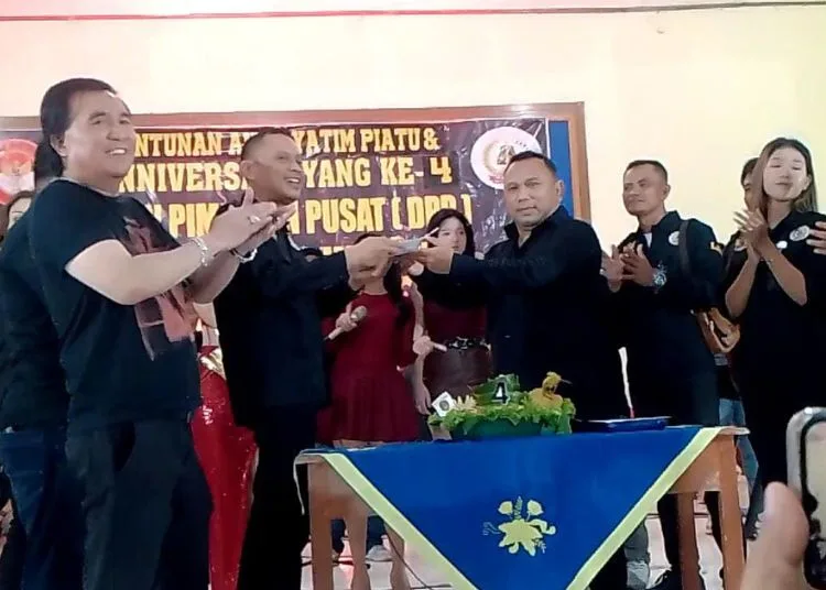 Wakil Ketua III DPRD Pati (ketiga kiri) saat menghadiri peringatan ulang tahun ke-4 LSM Joyo Kusumo di Gedung PGRI Pati, Sabtu, 5 September 2026. (Dok. Pribadi/Lingkarjateng.id)