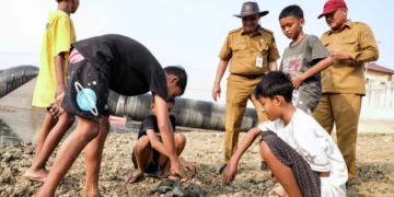 Pemprov Jateng menyiapkan penanganan untuk mengatasi bangkai ikan sapu-sapu di Bendung Karet Juwana. (Dok. Pemprov Jateng/Lingkarjateng.id)
