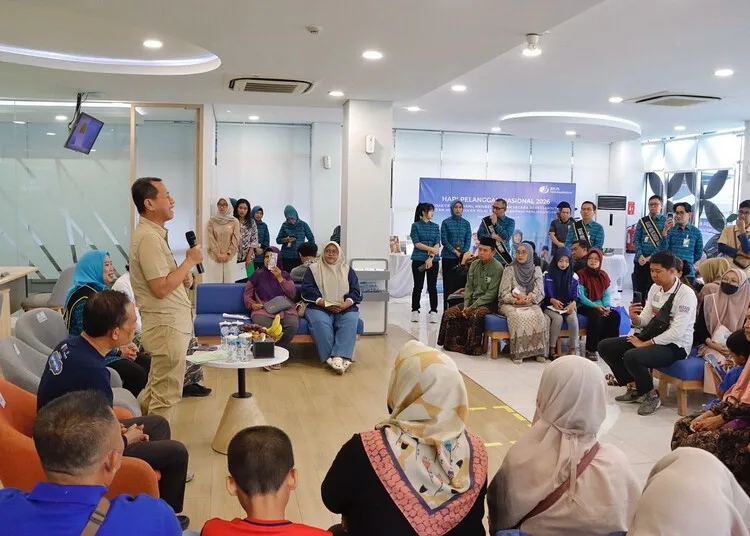 Bupati Kudus, Sam’ani Intakoris, saat menghadiri Peringatan Harpelnas 2026 sekaligus penyerahan simbolis santunan klaim BPJS Ketenagakerjaan di Kantor BPJS Ketenagakerjaan Kudus, Jumat, 4 September 2026. (Nisa Hafidzotus S./Lingkarjateng.id)