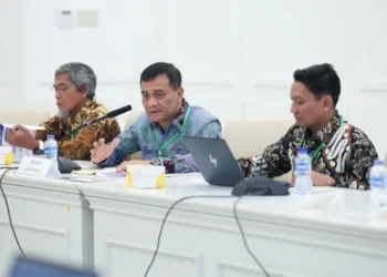 Gubernur Jawa Tengah, Ahmad Luthfi (tengah), memaparkan kinerja pemerintah daerah dalam rapat penilaian ketiga ajang Penghargaan Pembangunan Daerah (PPD belum lama ini. (Humas Pemprov Jateng)