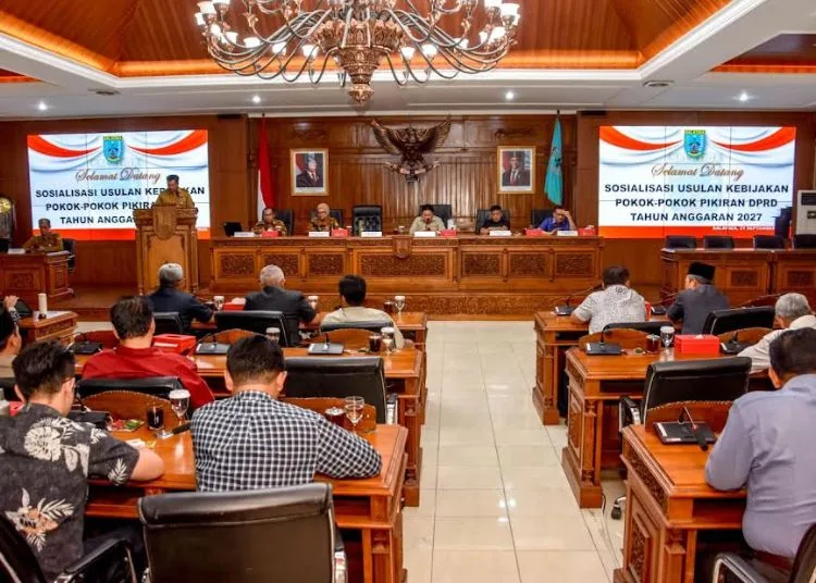 Suasana Sosialisasi Usulan Kebijakan Pokir DPRD Tahun Anggaran 2027 bersama Komisi Pemberantasan Korupsi (KPK) RI di Ruang Bhinneka Tunggal Ika DPRD Kota Salatiga, Senin, 21 September 2026. (Prokompim Setda Salatiga/Lingkarjateng.id)