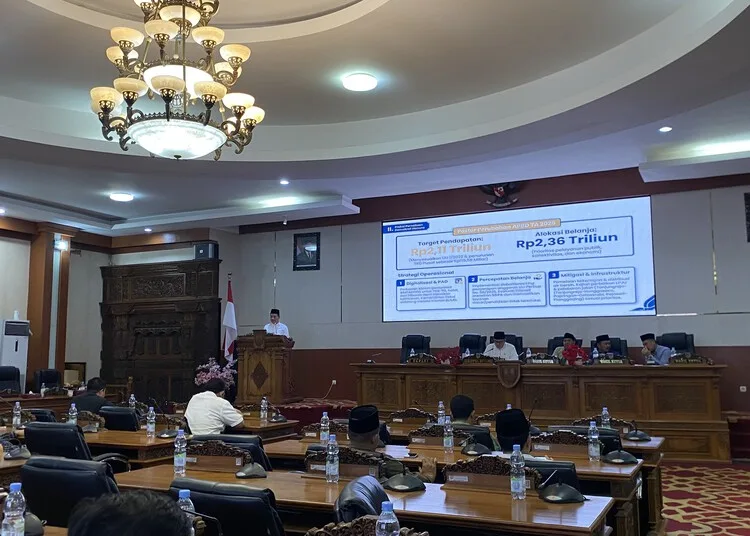 Suasana rapat paripurna pembahasan Rancangan Perubahan APBD 2026 di Gedung DPRD Kudus, Kamis, 3 September 2026. (Nisa Hafizdotus S./Lingkarjateng.id)