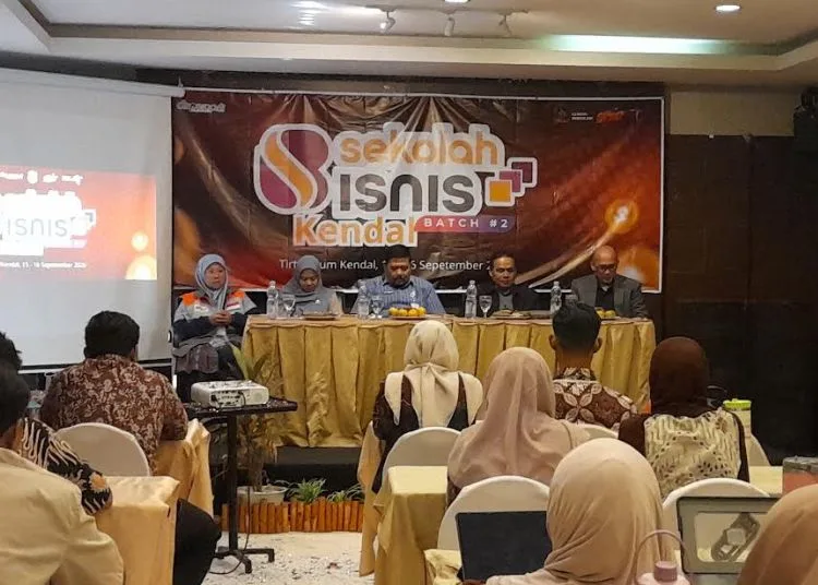 Pembukaan Sekolah Bisnis Kendal Batch #2 yang diselenggarakan Dinas Kepemudaan, Olahraga dan Pariwisata (Disporapar) Kabupaten Kendal di Agrowisata Tirtoarum Baru, Kabupaten Kendal pada Selasa, 15 September 2026. (Anik Kustiani/Lingkarjateng.id)