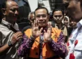 Bupati Pati nonaktif Sudewo berjalan menuju mobil tahanan usai mengikuti sidang pembacaan tuntutan di Pengadilan Tipikor Semarang, Senin, 21 September 2026. (Antara/Lingkarjateng.id)