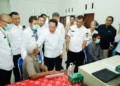 Wakil Menteri Kesehatan Benjamin Paulus Octavianus, didampingi Gubernur Jawa Tengah Ahmad Luthfi. Foto : Dok.Antara/Lingkar