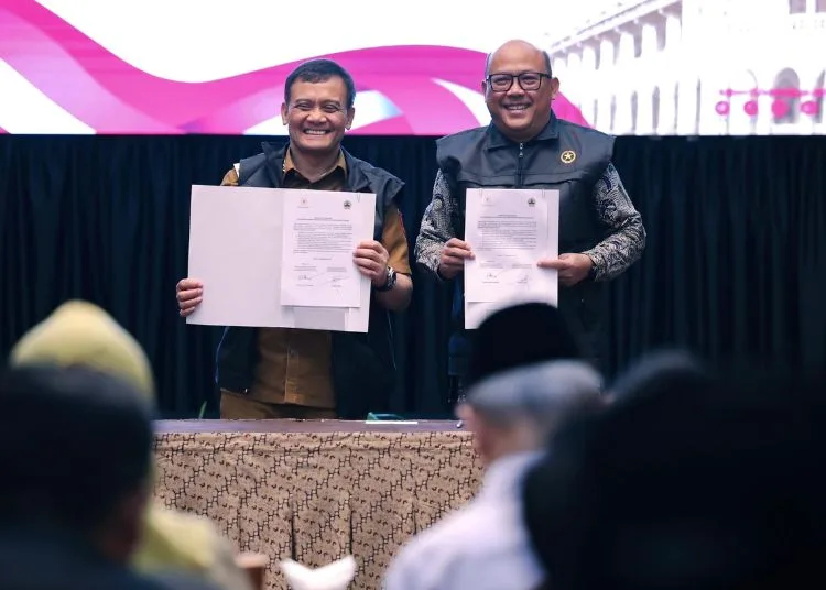 Gubernur Jawa Tengah Ahmad Luthfi bersama Deputi Setwapres Eddy Cahyono Sugiarto (kiri). (Dok. Pemprov Jateng/Lingkarjateng.id)