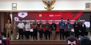 Peragaan aturan pakaian dinas di Lingkungan Pemerintahan Kabupaten Kendal, Kamis, 17 September 2026. (Anik Kustiani/Lingkarjateng.id)
