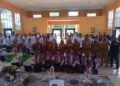 Wakil Wali Kota Pekalongan Balgis Diab foto bersama peserta Pelatihan Berbasis Kompetensi Tahap 2, Senin, 28 September 2026. (Fahri Akbar/Lingkarjateng.id)