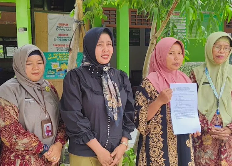 Pihak sekolah dan pemerintah desa melakukan mediasi dan klarifikasi terkait video dugaan bullying siswa SDN 2 Kedungasem, Kecamatan Sumber, Rembang, Selasa, 22 September 2026. (Vicky Rio/Lingkarjateng.id)