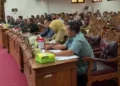 Ketua Komisi D DPRD Pati, Teguh Bandang Waluyo, menghadiri rapat paripurna di gedung dewan setempat. (Dok. For Lingkarjateng.id)