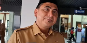 Wakil Gubernur sekaligus Ketua Satgas Makan Bergizi Gratis (MBG) Jawa Tengah Taj Yasin Maimoen dimintai keterangan usai memimpin rakor tertutup pengumpulan Satgas (MBG) se-Jateng dengan jajaran terkait di Gedung B lantai 5 Kantor Gubernur Jateng, Selasa, 29 September 2026. (Rizky Syahrul/Lingkarjateng.id)