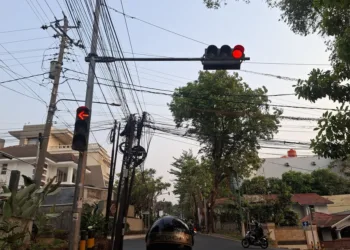 Ilustrasi Kabel wifi di sudut Kota Semarang, Kamis (1/10). Foto : Lingkar Network/Syahril
