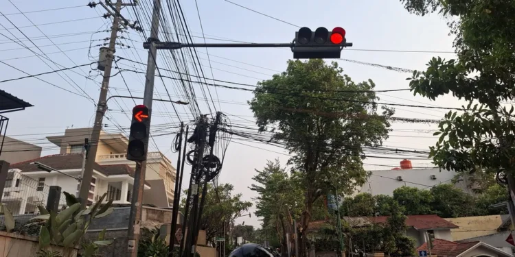 Ilustrasi Kabel wifi di sudut Kota Semarang, Kamis (1/10). Foto : Lingkar Network/Syahril