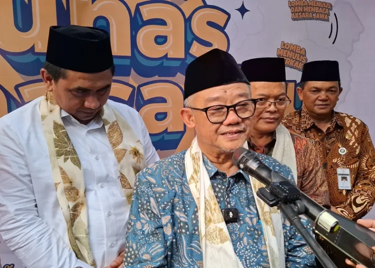 Menteri Pendidikan Dasar dan Menengah (Mendikdasmen) Abdul Mu'ti usai kegiatan Pembukaan Festival Tunas Bahasa Ibu di Balai Bahasa Jawa Tengah Kabupaten Semarang pada Jumat (9/10) sore. Foto: Lingkar Network/Hesty