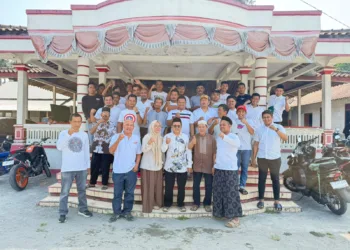 Salah satu bacakades petahana dari Desa Klero, Kecamatan Tengaran, Kabupaten Semarang, H Winarno resmi mendaftarkan diri kembali dalam kontestasi Pilkades Desa Klero, di Kecamatan Tengaran, Kabupaten Semarang. Foto : Lingkar Network/Hesty