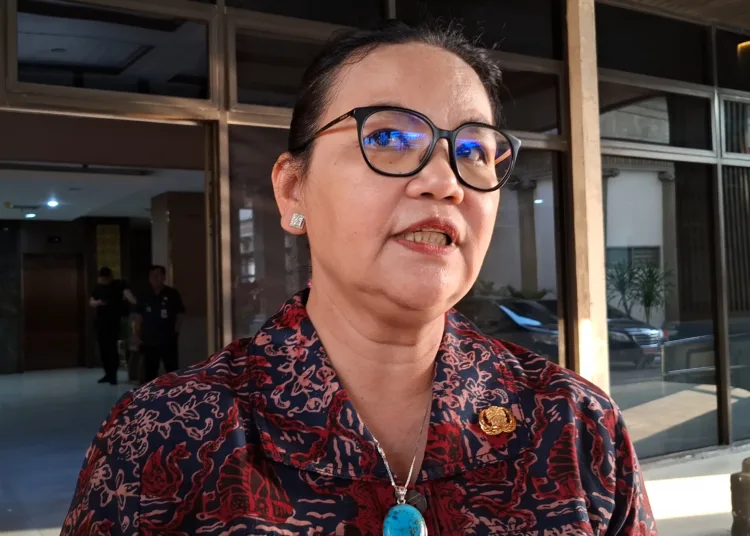 Wali Kota Seamarang Agustina Wilujeng Pramestuti saat diwawancarai awak media, Jumat (23/10). Foto : Lingkar Network/Syahril