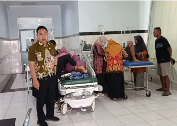 Suasana ruang IGD RS Samin Surosentiko Randublatung. Foto : Lingkar Network/Hanafi