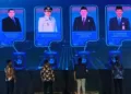 Direktur Utama Perumda Air Minum Kota Salatiga Imron Cahyadi bersama Wali Kota Robby Hernawan dan Ketua DPRD Dance Ishak Palit saat meluncurkan aplikasi SIGAP dan logo baru, Senin, 26 Oktober 2026 malam. (Angga Rosa/Lingkarjateng.id)