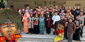 Pemerintah Kabupaten Blora menjalin kesepakatan bersama Pemkab Ponorogo terkait dukungan pengajuan kesenian barongan Blora sebagai warisan budaya tak benda di Rumah Dinas Bupati Ponorogo, Jumat, 16 Oktober 2026. (Humas Pemkab Blora/Lingkarjateng.id)