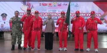 Bupati Kendal, Dyah Kartika Permanasari (keempat kiri), dalam acara pelepasan kontingen untuk berlaga pada kompetisi Porprov Jateng di Pendopo Tumenggung Bahurekso Kendal, Jumat 16 Oktober 2026. (Anik Kustiani/Lingkarjateng.id)