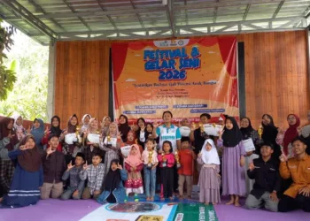 Para peserta dan pemenang lomba Festival & Gelar Seni di Rumah Baca Purnama Desa Luwung, Kabupaten Banjarnegara, Rabu, 14 Oktober 2026. (dok for Lingkarjateng.id)