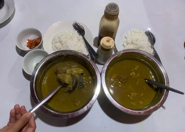 Gule Bustaman, kuliner khas Kota Semarang, yang diakui sebagai Warisan Budaya Takbenda. (Rizky Syahrul Al-Fath/Lingkarjateng.com)