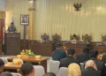 Bupati Batang M. Faiz Kurniawan memberikan sambutan saat rapat paripurna di Kantor DPRD Batang, Kabupaten Batang. Foto : Dok.Pemkab Batang/Lingkar