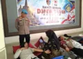 Personel Polres Demak saat mengikuti baksos donor darah di Mapolres Demak. Foto : Lingkar Network/Burhan